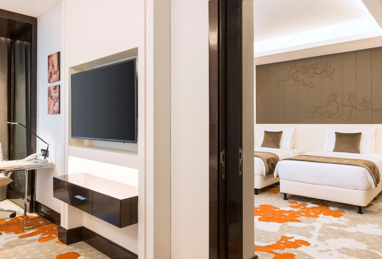 Radisson Blu Hotel, Ajman Exterior photo Suite